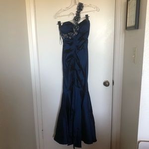 Stunning midnight blue, hand embroidered mermaid tail dress. Size 4.